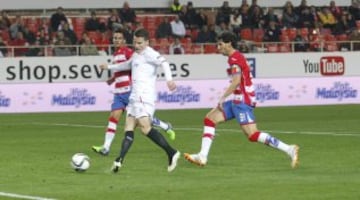 1-0. Gameiro anotó el primer tanto.