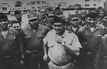The U.S. military presence consolidated a new political order favorable to Washington. Elías Wessin y Wessin (center of the photograph) emerged as a key figure in the repression of the constitutionalist movement. The intervention set a precedent for direct action in the Caribbean.
