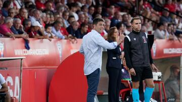 Lisci dando instrucciones en el duelo frente al Eibar en Anduva.
