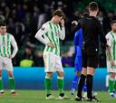 El Betis, con más centrales en la grada que en el césped