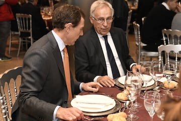 Real Madrid sat down for their traditional Christmas lunch at the Bernabéu today.
