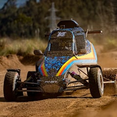 Alonso vuelve a coquetear con la arena