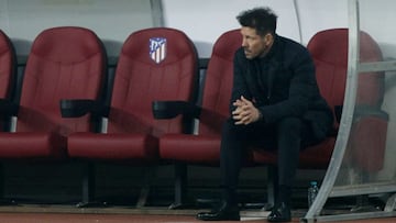 Simeone, pensativo antes del Atl&eacute;tico-Chelsea.