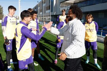 Brahim saludando a Marcelo.