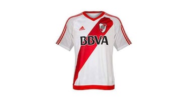 La camiseta de River Plate siempre se ha caracterizado por su franja diagonal roja