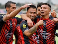 Futbol, Deportes Limache vs Colo Colo.
Fecha 1, Liga de Primera 2026.
El jugador de Deportes Limache Jean Meneses, centro, celebra con sus companeros tras marcar un gol contra Colo Colo durante el partido de primera division disputado en el estadio Elias Figueroa de Valparaiso, Chile.
31/01/2026
Andres Pina/Photosport
Football, Deportes Limache vs Colo Colo.
1st turn, 2026 First Division League.
Deportes Limache’s player Jean Meneses, center, celebrates with teammates after scoring against Colo Colo during a first division match at the Elias Figueroa stadium in Valparaiso, Chile.
31/01/2026
Andres Pina/Photosport