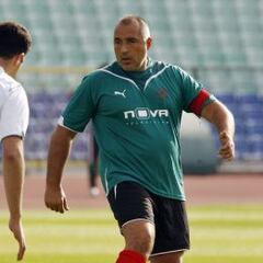 El exprimer ministro búlgaro debuta a los 54 años