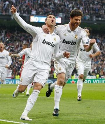 Celebrando un gol con Cristiano Ronaldo.