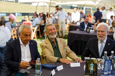 Miguel Ángel Santalices Vieira, presidente del Parlamento Gallego, Carlos Mouriño, presidente del Celta y Alejandro Blanco, presidente del Comité Olímpico Español. 

