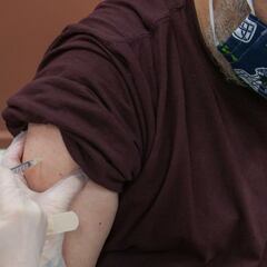 AstraZeneca, la vacuna que menos efectividad pierde según un estudio