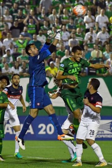 Chapecoense celebra y vive su primera final histórica