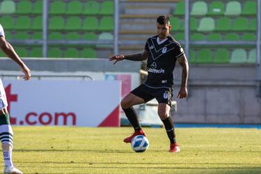 El central que sorprende y está de goleador con Suazo: “Seguiré intentándolo”