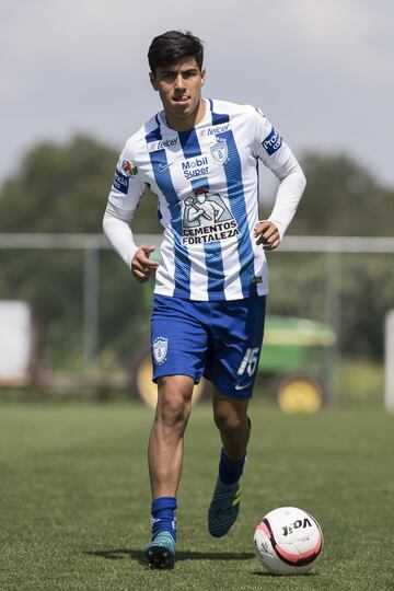 Es el capitán de Tuzos a sus 22 años de edad, pues ya es un jugador consagrado en nuestro balompié. Ha sido llamado con Selección Mexicana, pero aún no es convocado con regularidad. Su actuación en el Mundial de Clubes ha levantado la atención de equipos en el viejo continente.