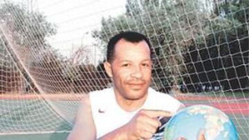 El padre de Valdo, José Lopes, a sus 47 años entretiene sus días de jubilado dirigiendo a la selección de Cabo Verde