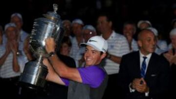 Rory McIlroy, con el Wanamaker.