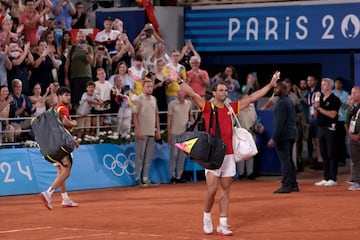 Rafa Nadal se despide de los Juegos Olímpicos tras caer en el dobles con Carlos Alcaraz frente a Rajeev Ram y Austin Krajicek.