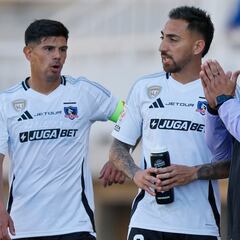 A Almirón le preguntan por el enojo de los hinchas con Pavez y su respuesta sorprende: “Cuando uno asume...”