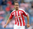 Muniesa renueva su contrato con el Stoke por cuatro años
