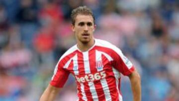 Marc Muniesa en un partido con el Stoke City.