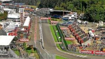 <b>EAU ROUGE. </b>La mítica curva de Spa es una subida ciega que los Fórmula 1 pasan a fondo.