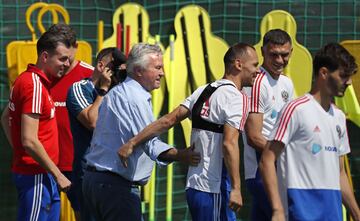 Rusia recibe la visita de Guus Hiddink en el entrenamiento