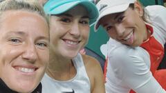 Victoria Azarenka, Belinda Bencic y Garbi&ntilde;e Muguruza posan antes de competir en el Aurora Games Festival.