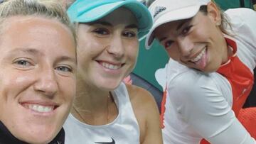 Victoria Azarenka, Belinda Bencic y Garbiñe Muguruza posan antes de competir en el Aurora Games Festival.
