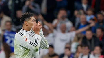 MADRID, 01/12/2024.- El centrocampista inglés del Real Madrid Jude Bellingham celebra el primer gol de su equipo en el partido de LaLiga entre el Real Madrid y el Getafe, este domingo en el estadio Santiago Bernabéu. EFE/ Ballesteros