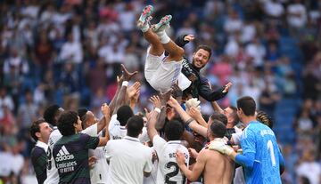 Hazard, a los 32 años y tras 4 años de calvario de lesiones con el Real Madrid, rescindió su contrato con el conjunto blanco. Había llegado a él procedente del Chelsea, con el que vivió su mejor época en las siete temporadas que estuvo allí. Había sobresalido anteriormente con el Lille, lo que le catapultó definitivamente a la élite europea. 
