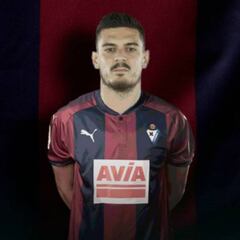 Sergio Álvarez no encuentra su hueco