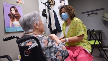 Aproximadamente 560,000 personas necesitan encontrar un nuevo plan Medicare Advantage tras el abandono de la aseguradora Humana.