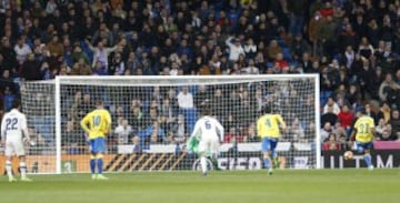 1-2. Jonathan Viera marcó el segundo gol de penalti.