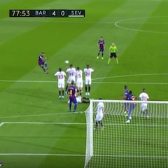 El primer gol de Messi en esta Liga llegó acariciando la pelota en otra falta magistral al Sevilla