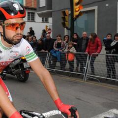 Bouhanni deja los nacionales por una mano herida en una pelea