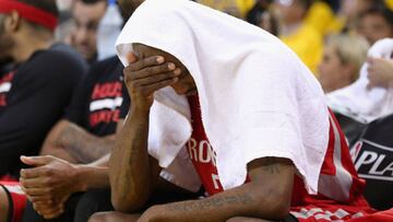 Jason Terry, hundido en los minutos finales del quinto partido entre Warriors y Rockets.