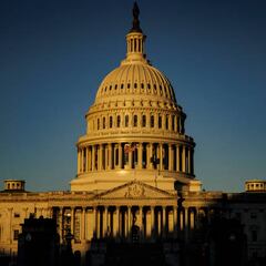 What is the average salary of a US senator? How much money do they make?