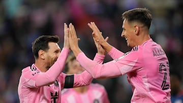Allende y Messi celebran un gol anotado ante Cincinnati.