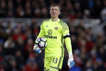 Es la apuesta del Everton para su porter赤a para los pr車ximos a?os. El portero ingl谷s, que no tardar芍 mucho en ser titular con la absoluta inglesa, lleg車 al Liverpool procedente del Sunderland a cambio de 28 millones de euros. Ha sido una de las sensaciones de los 迆ltimos a?os en la Premier pese al mal rendimiento de su equipo. Al bajar el Sunderland a segunda, su marcha era segura. No dud車 el Everton en realizar una operaci車n que har赤a de Pickford el tercer portero m芍s caro de la historia hasta ahora y con el que encontraban un arquero estable para los 'toffes', no visto desde la marcha de Howard.