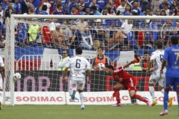 Oscar Hernández marca el empate para Barnechea ante Universidad de Chile.