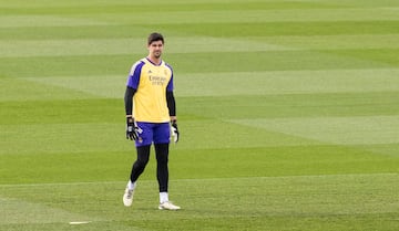 Thibaut Courtois suffers new knee injury