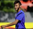 Neymar se entrena con el Santos con una cámara en su cabeza