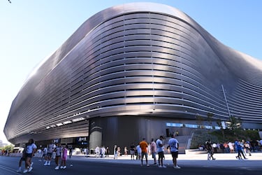 Vista del exterior del estadio Santiago Bernabéu antes del duelo frente al Mallorca.