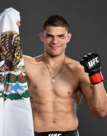 “Golpeaba microbuseros y después preferí ir a la UFC”