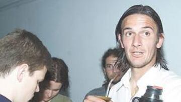 <b>REGRESO. </b>El uruguayo Gonzalo de los Santos quiere volver a vestir la camiseta blanquiazul del Málaga.