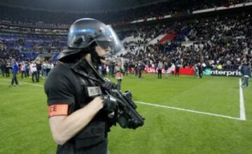 Los incidentes sucedieron antes del comenzar el partido.