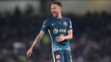 Miguel Lay&uacute;n durante un partido con el Am&eacute;rica