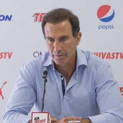 Paco Gabriel hace oficial su salida de Chivas