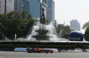 El piloto mexicano Esteban Gutiérrez manejó el monoplaza de Ferrari en el Paseo de la Reforma, la avenida más importante de Ciudad de México, dentro de la exhibición "Scuderia Ferrari Street Demo", misma que promociona el Gran Premio de México, que se correrá el 1 de noviembre