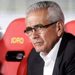 Gregorio Pérez busca delantero y no es Ernesto 'Tecla' Farías