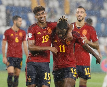Una goleada que significó un cambio de nombre y estilo en el ataque español. Los protagonistas de aquella exhibición en Tiflis fueron Lamine Yamal y Nico Williams. Lamine se convirtió en el jugador más joven en marcar un gol con una selección europea con 16 años y 87 días, gracias a la asistencia de Nico, quién anotó su primer tanto con La Roja en este partido.